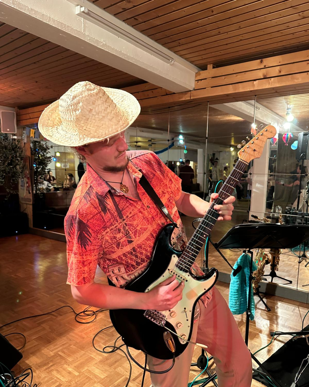 Paul – Gitarre & Gesang